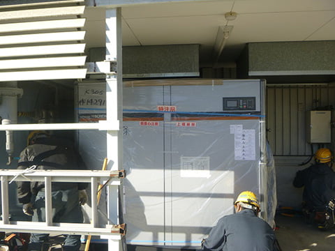 更新したエアコンプレッサ