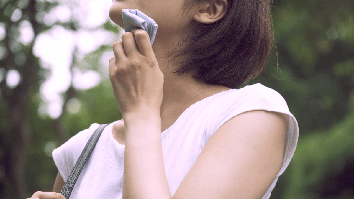 夏の乾燥肌を放っておくとどうなる？