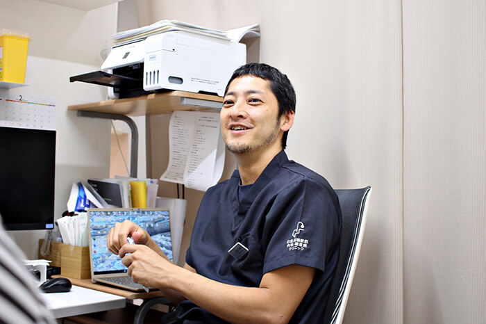 安成英輔先生