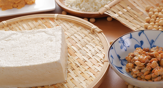 豆腐や納豆などを摂取する