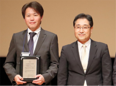 第65回秋季日本歯周病学会学術大会にて 日本歯周病学会功労賞を受賞