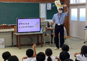 ベンキィー博士（社員）による出張授業