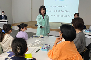 親子で学ぶ“あっ！と分かる”おりもの教室の様子⑨