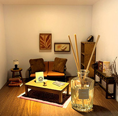 現物の「Sawaday香るStick」とミニチュアの大きさ比較