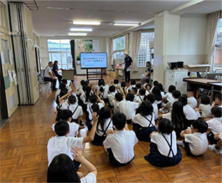 小学校でのトイレ特別授業の様子