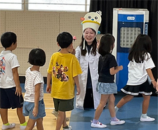 小学校でのトイレ特別授業の様子
